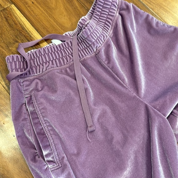 Fabletics - Picture 3 of 3